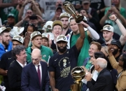 爱游戏登录入口-包含加拿大传奇球员加冕今年NBA常规赛MVP的词条