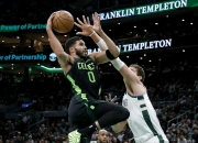 爱游戏体育官网-包含凯尔特人队坐拥主场，凭借团队配合夺得宝贵胜利的词条