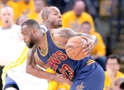 爱游戏官网-勇士胜马刺，伊戈达拉关键时刻挺住的简单介绍