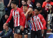 爱游戏体育直播-包含南安普顿主场大胜西布朗，英超保级希望重新燃起的词条