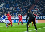 爱游戏官方登录入口-沙尔克客场告捷，克星之战取胜