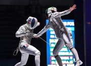 爱游戏体育地址-意大利击剑选手斗志昂扬，晋级半决赛