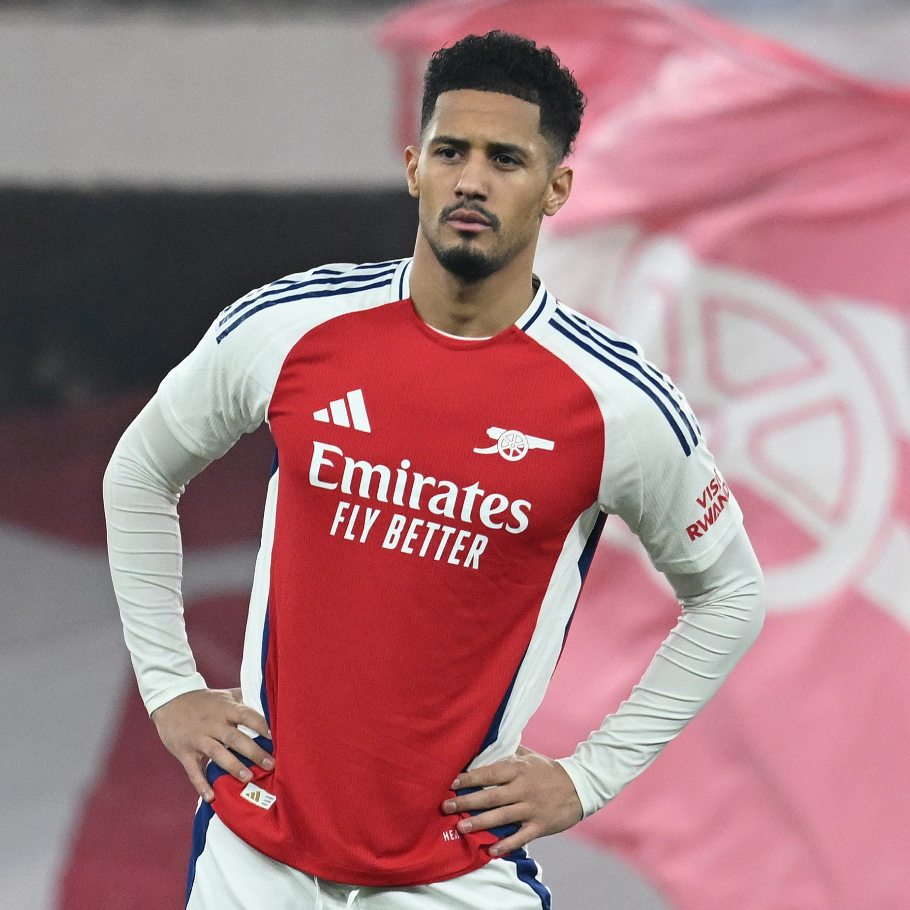 关于曼城中场大将受伤，将缺席多场比赛的信息