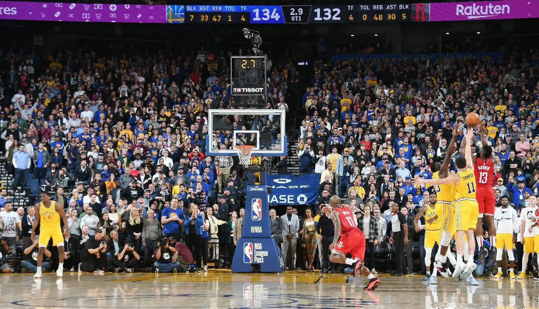 关键时刻球员关键表现实现逆转胜利的简单介绍