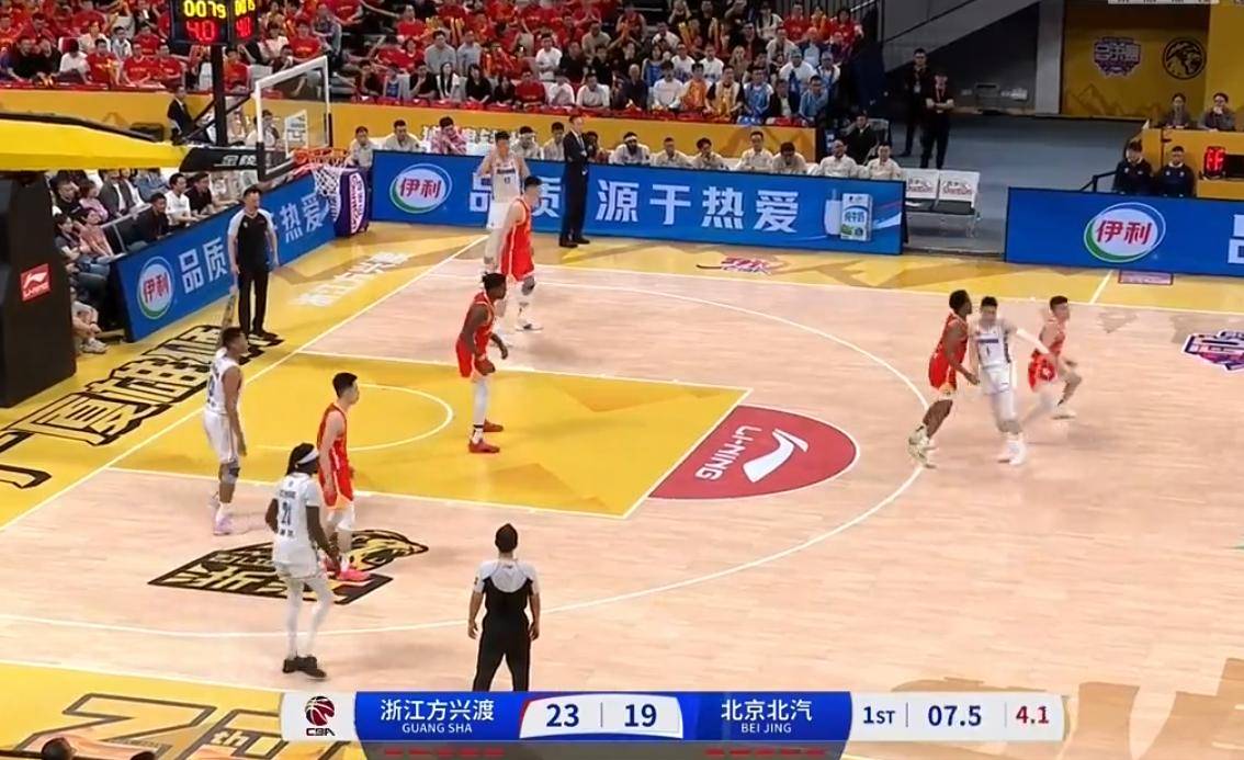 包含亚洲顶尖篮球队大比拼，精彩瞬间引人入胜的词条