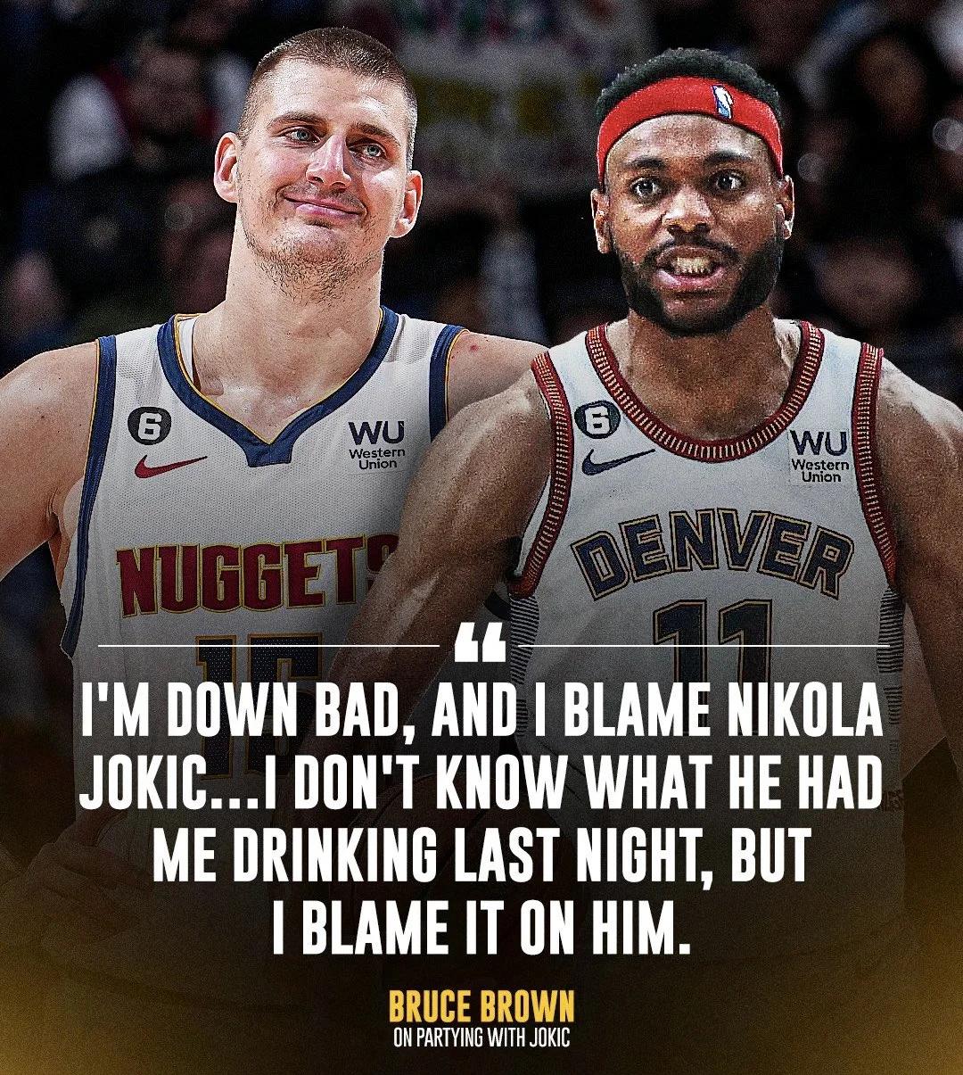 猛龙队携手并肩,在比赛中获得胜利 猛龙队携手并肩,在比赛中获得胜利