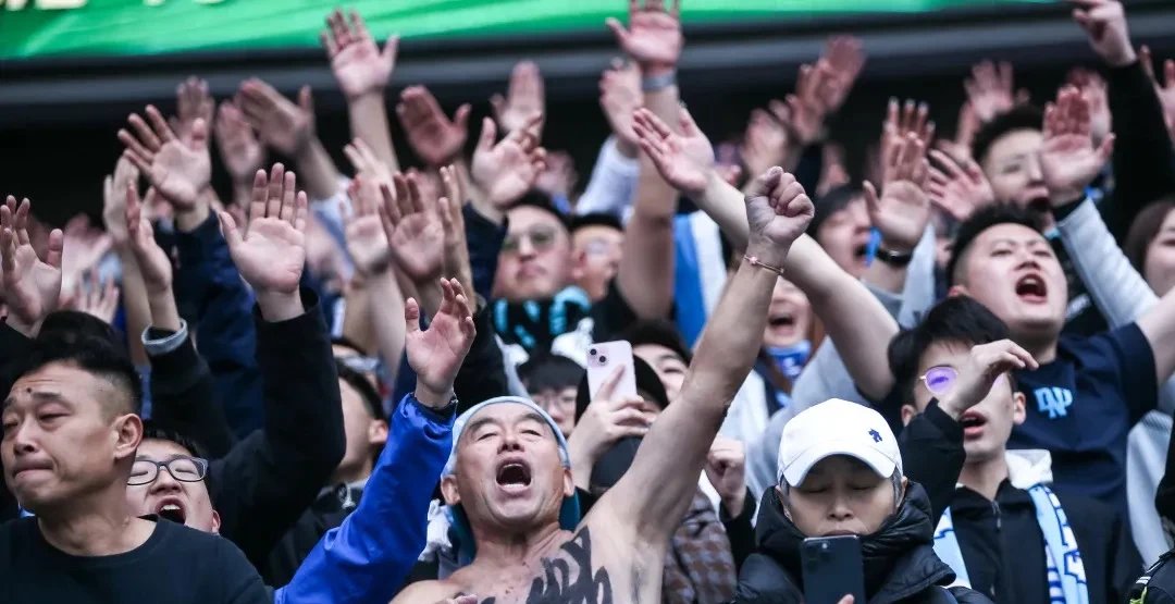 一线队员发挥出众,引发球迷欢呼的简单介绍 一线队员发挥出众,引发球迷欢呼的简单介绍