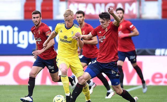 巴勒莫客场不敌强敌，保级形势堪忧