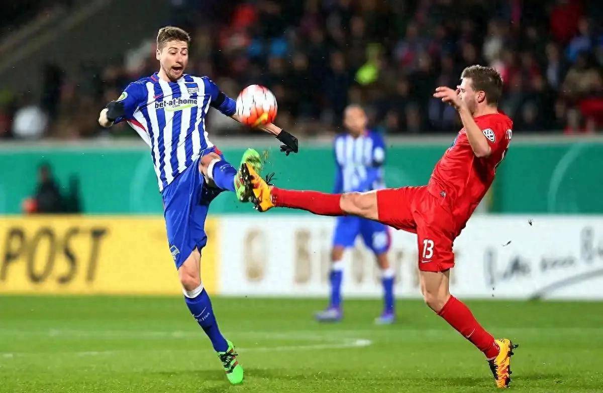 沙尔克队击败对手,冲击晋级的机会更大!的简单介绍 沙尔克队击败对手,冲击晋级的机会更大!的简单介绍