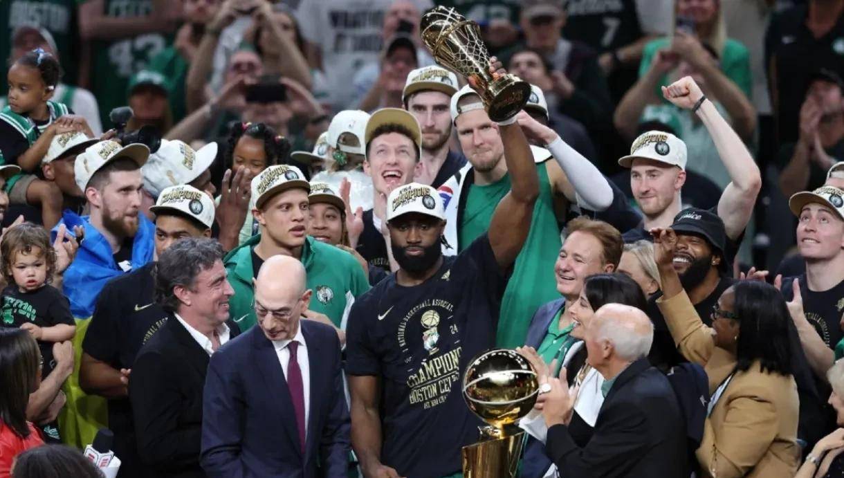 包含加拿大传奇球员加冕今年NBA常规赛MVP的词条 包含加拿大传奇球员加冕今年NBA常规赛MVP的词条