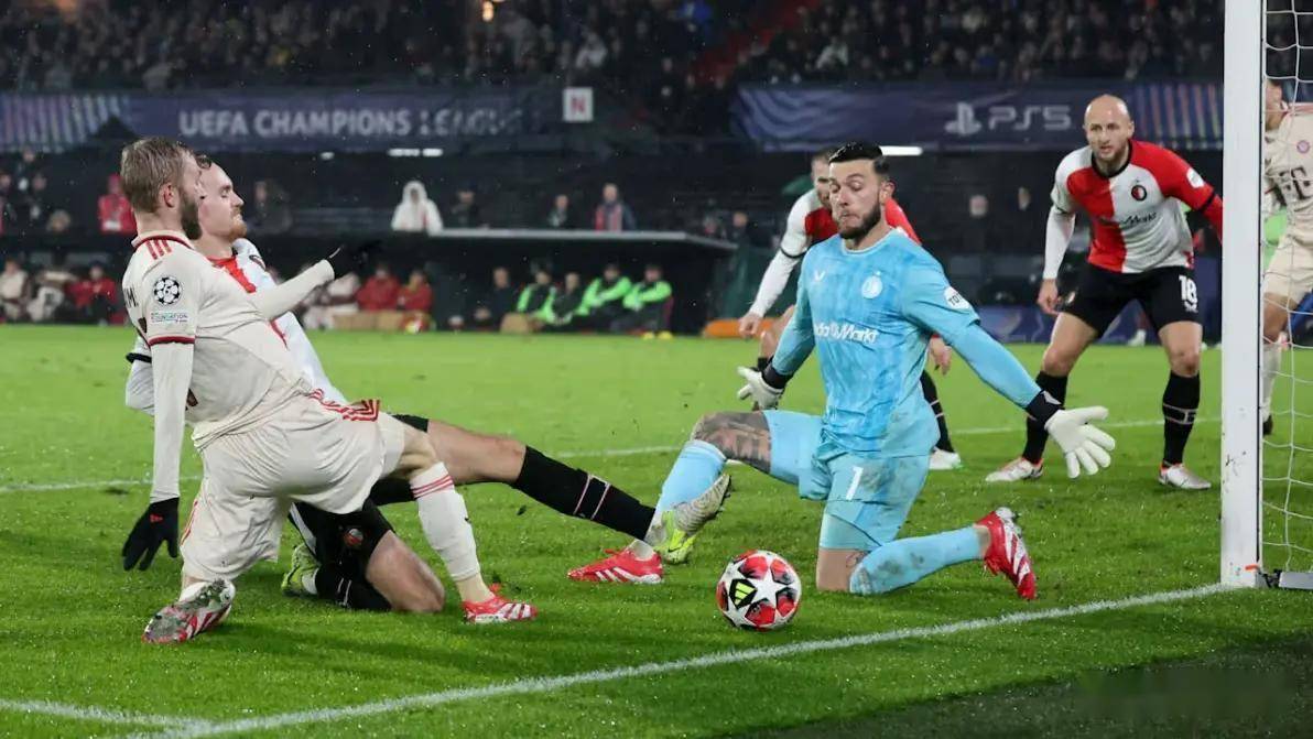 关于球队战术自主，打破对手防线取得进球的信息