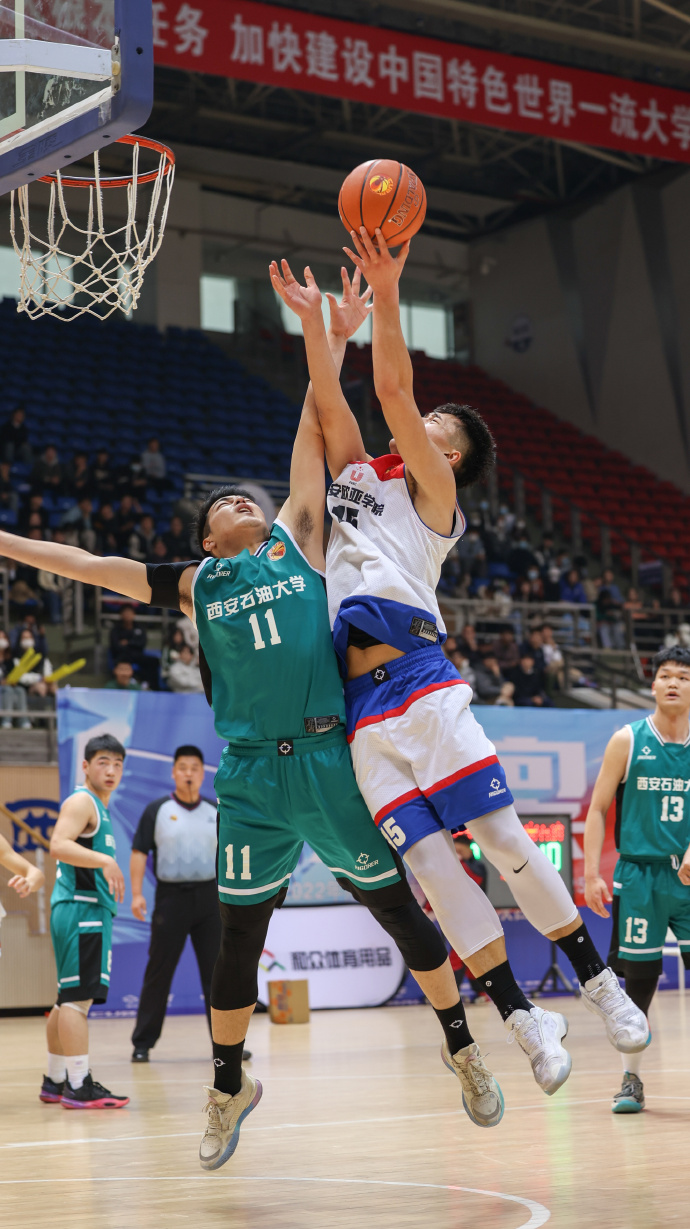 包含意大利男篮夺得冠军，为国家荣誉竭尽全力的词条