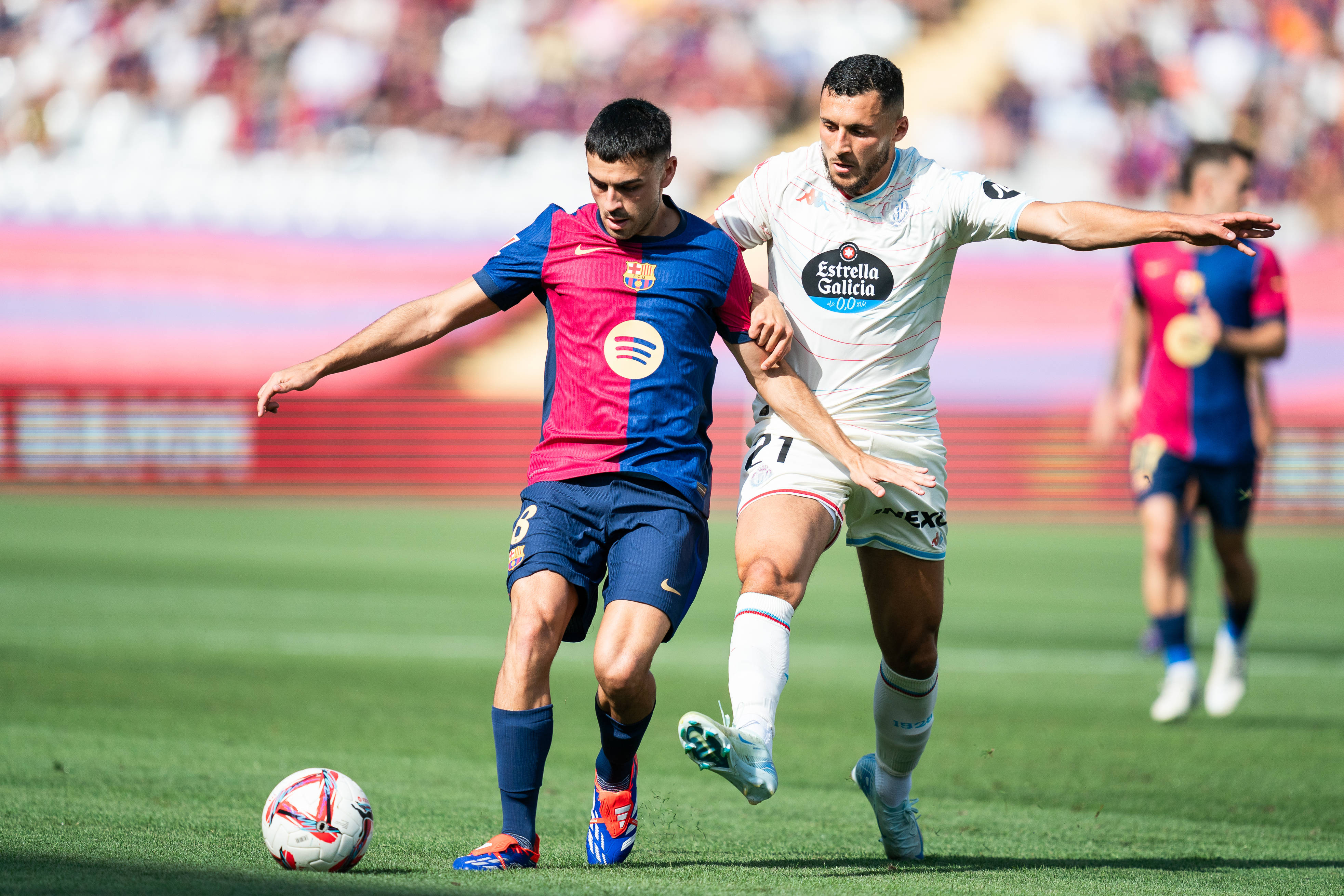 巴萨中场连续进球，主场击败对手实现逆转的简单介绍