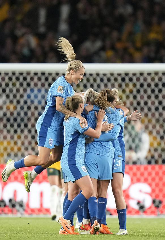 精彩对决!世界名校杯女足赛,英格兰对法国 精彩对决!世界名校杯女足赛,英格兰对法国