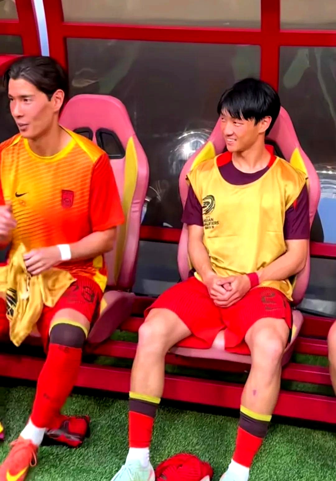 热门球队在比赛中碾压对手,获得胜利 热门球队在比赛中碾压对手,获得胜利