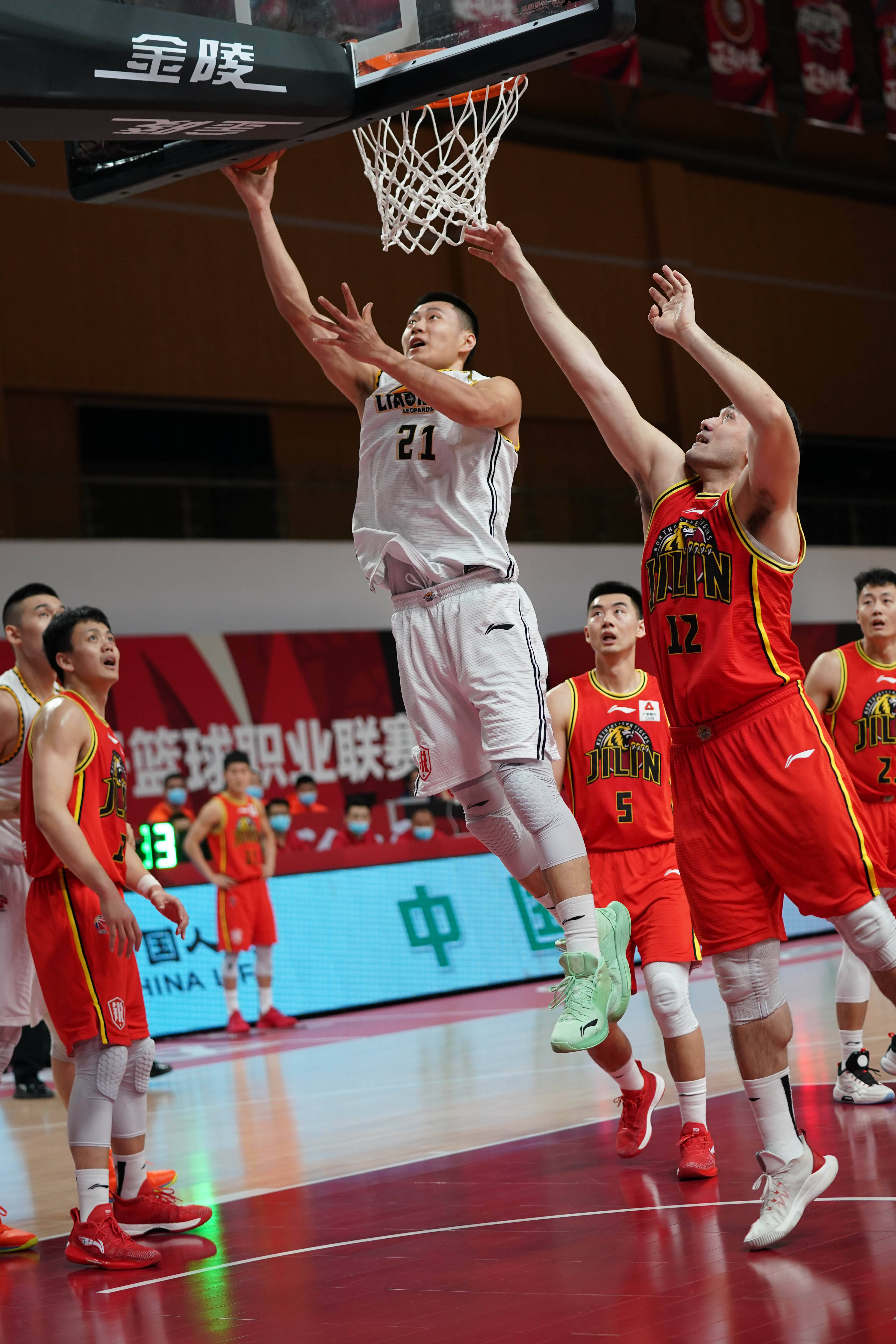 吉林男篮击败吉林，排名大幅提升的简单介绍