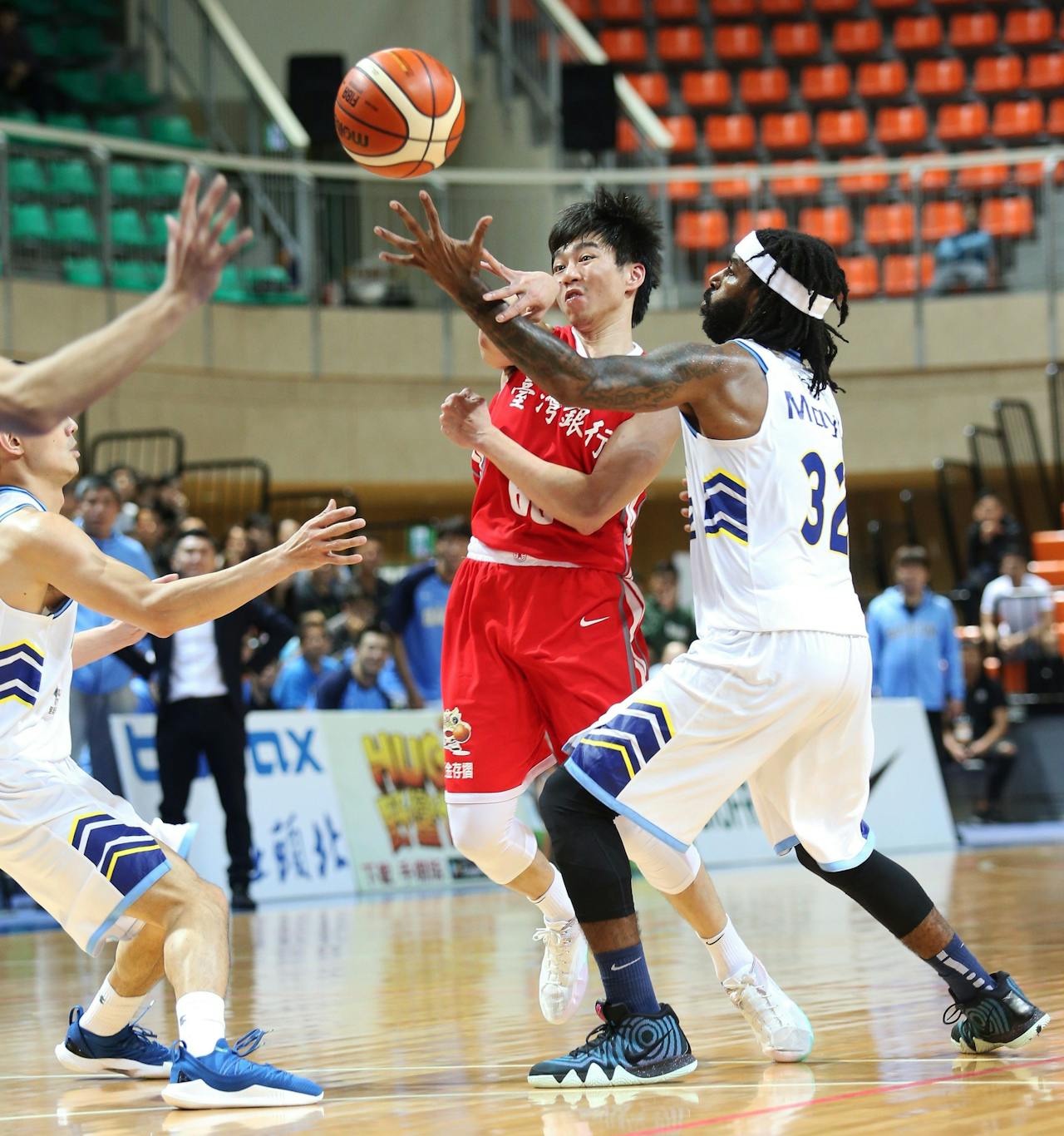 选手技艺高超，赛场擂鼓惊人