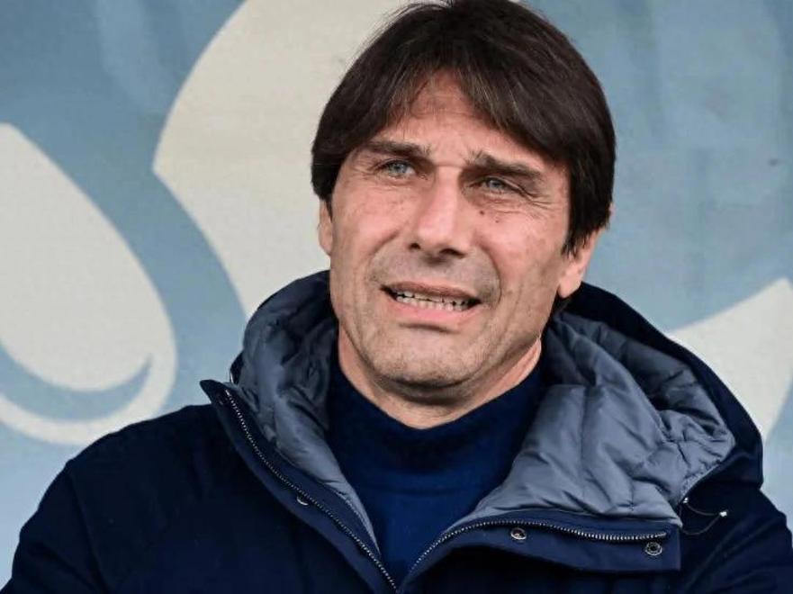 关于那不勒斯前锋连场破门，荣登射手榜榜首的信息