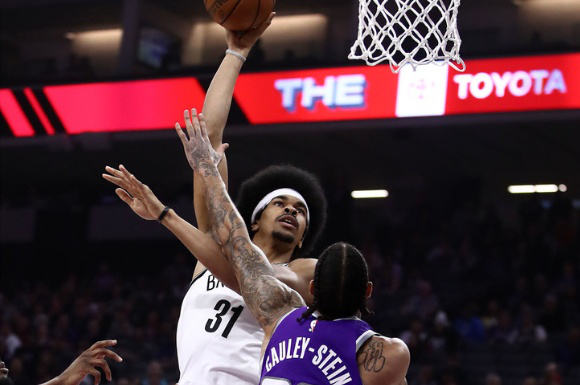 篮网逆转胜老鹰，取得五连胜