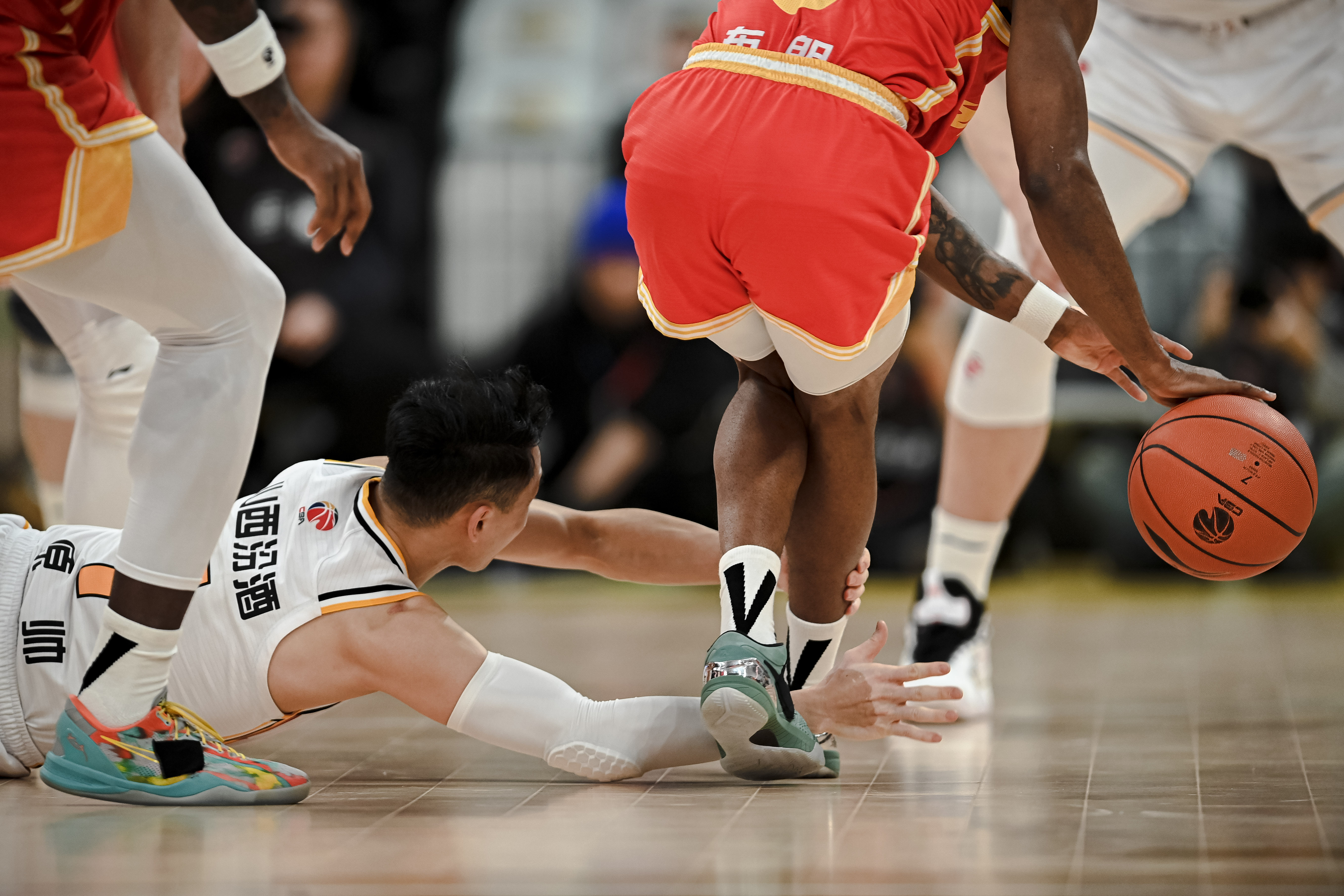 内蒙古男篮打破僵局,取得精彩的比赛胜利 内蒙古男篮打破僵局,取得精彩的比赛胜利