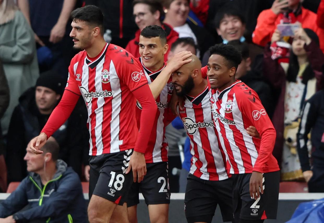 包含南安普顿主场大胜西布朗，英超保级希望重新燃起的词条