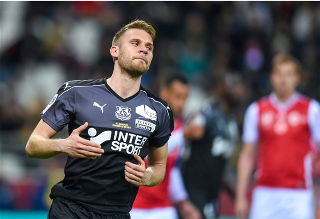 包含亚眠在法甲积分榜上攀升,保级希望增加的词条 包含亚眠在法甲积分榜上攀升,保级希望增加的词条