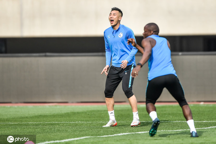 大连一方中锋积极备战下轮比赛