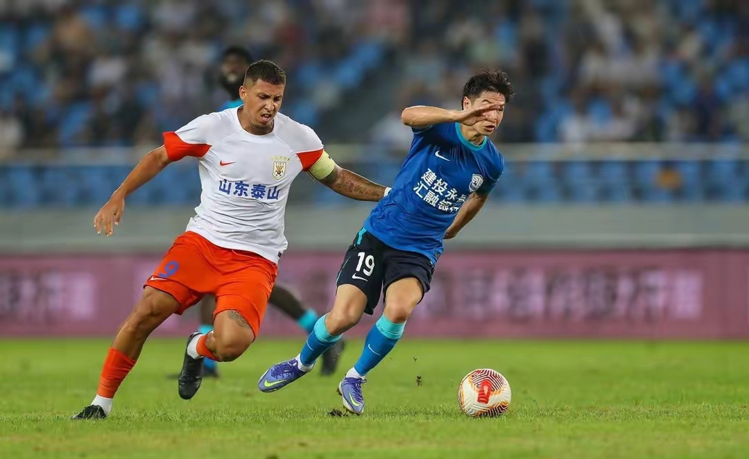 雄狮队主场负于对手,惨遭击败 雄狮队主场负于对手,惨遭击败