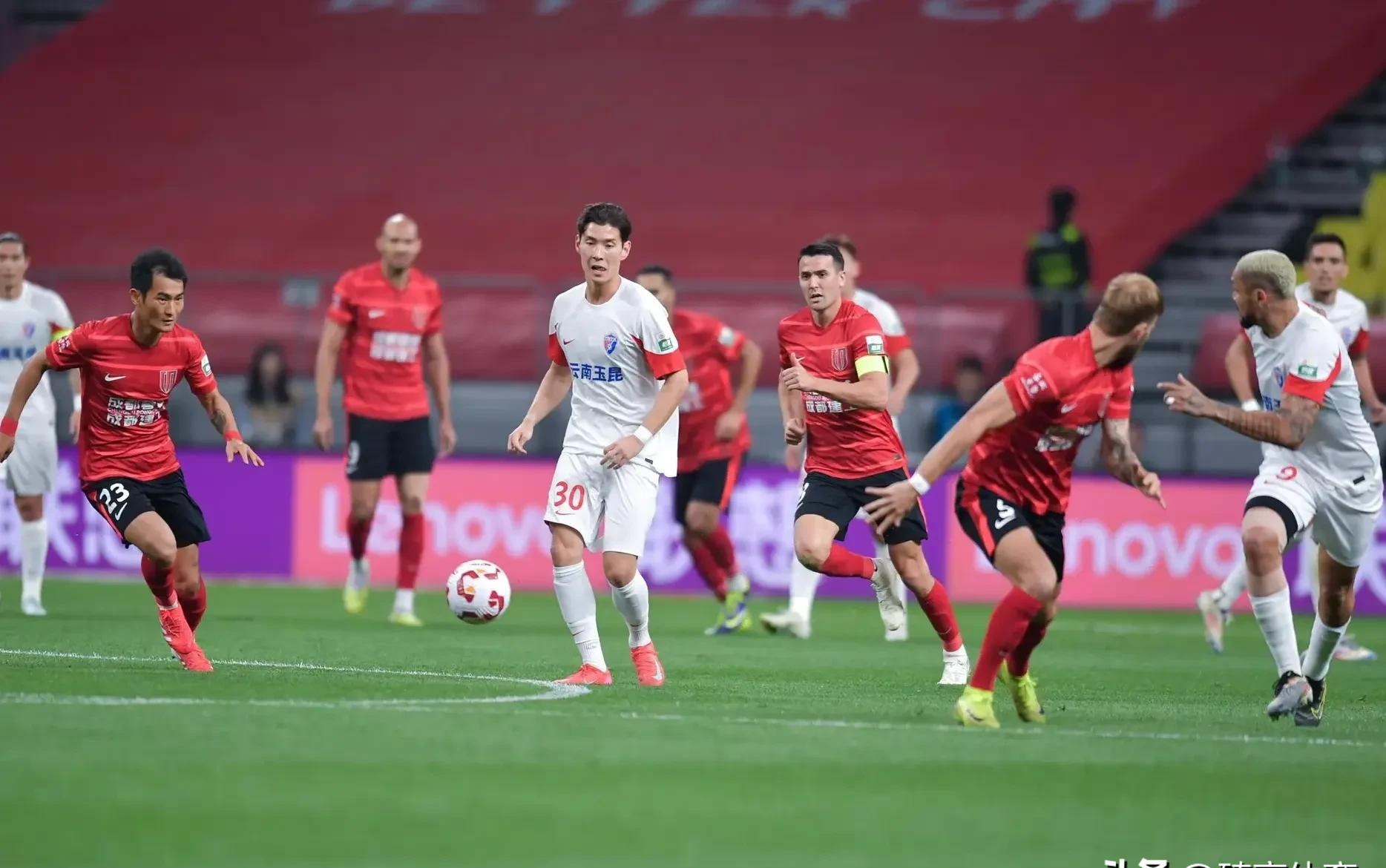 足球赛事风云无解，豪门球队争夺角逐