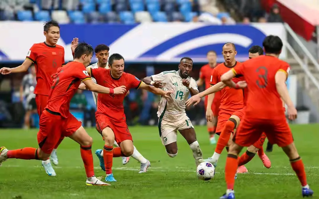 足球赛事风云无解，豪门球队争夺角逐