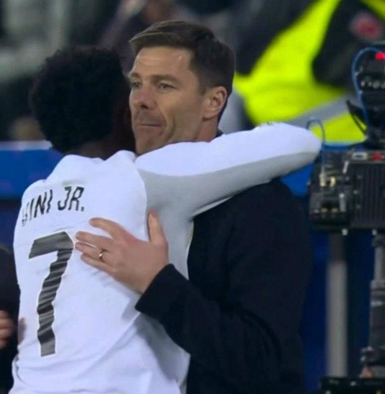 皇马主帅受职业生涯重大挑战，外界观察的简单介绍