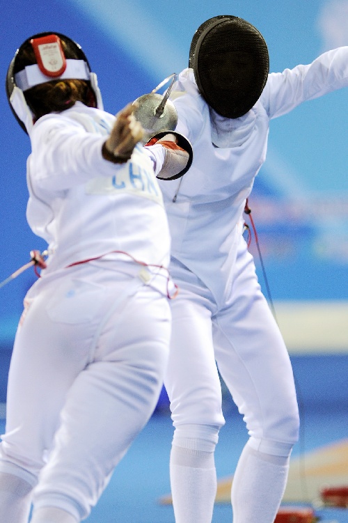 意大利击剑选手斗志昂扬，晋级半决赛